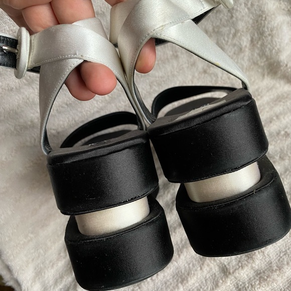 Prada double geta satin plataforms sandals white and black - Picture 6 of 12